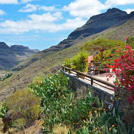 Olivas - Unique With Heated Pool Holiday home
