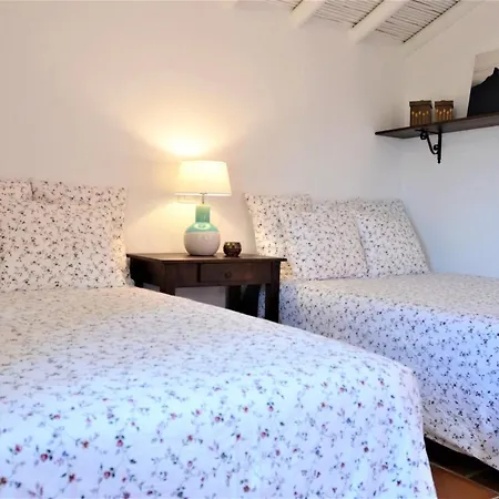 Olivas - Unique With Heated Pool Holiday home