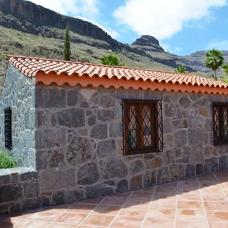 Olivas - Unique With Heated Pool Holiday home *