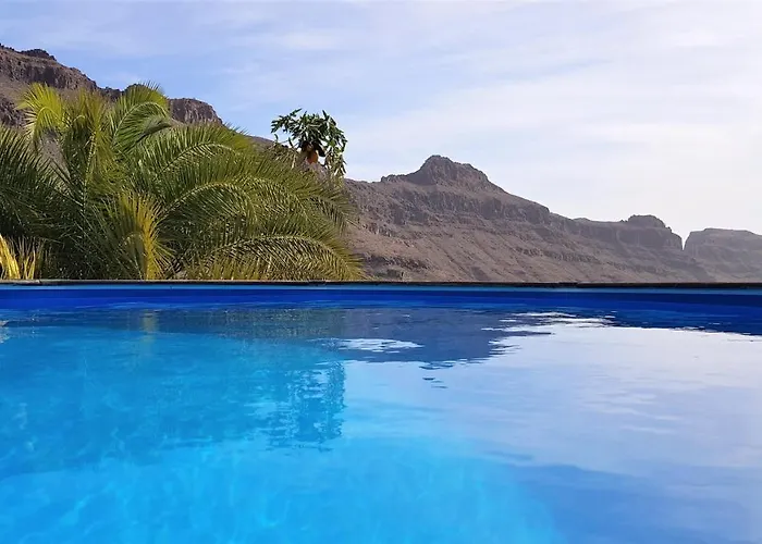 Дом отдыха Olivas - Unique With Heated Pool