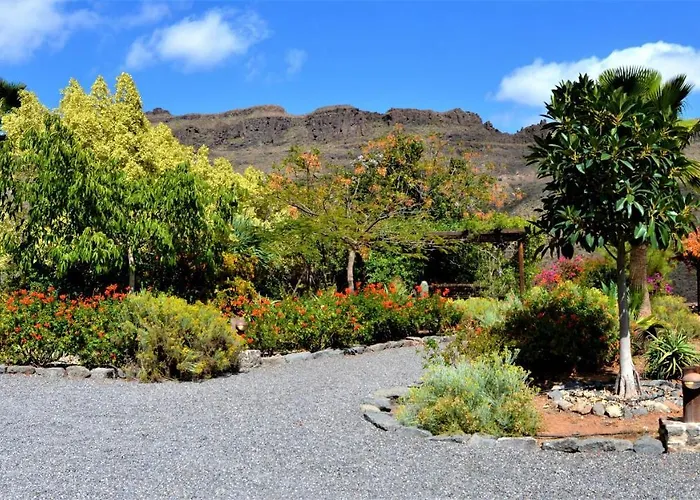 Дом отдыха Olivas - Unique With Heated Pool Маспаломас